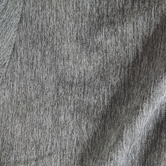 Vuori...Strato Tech Polo Performance Shirt.... Size XL - Picture 10 of 10